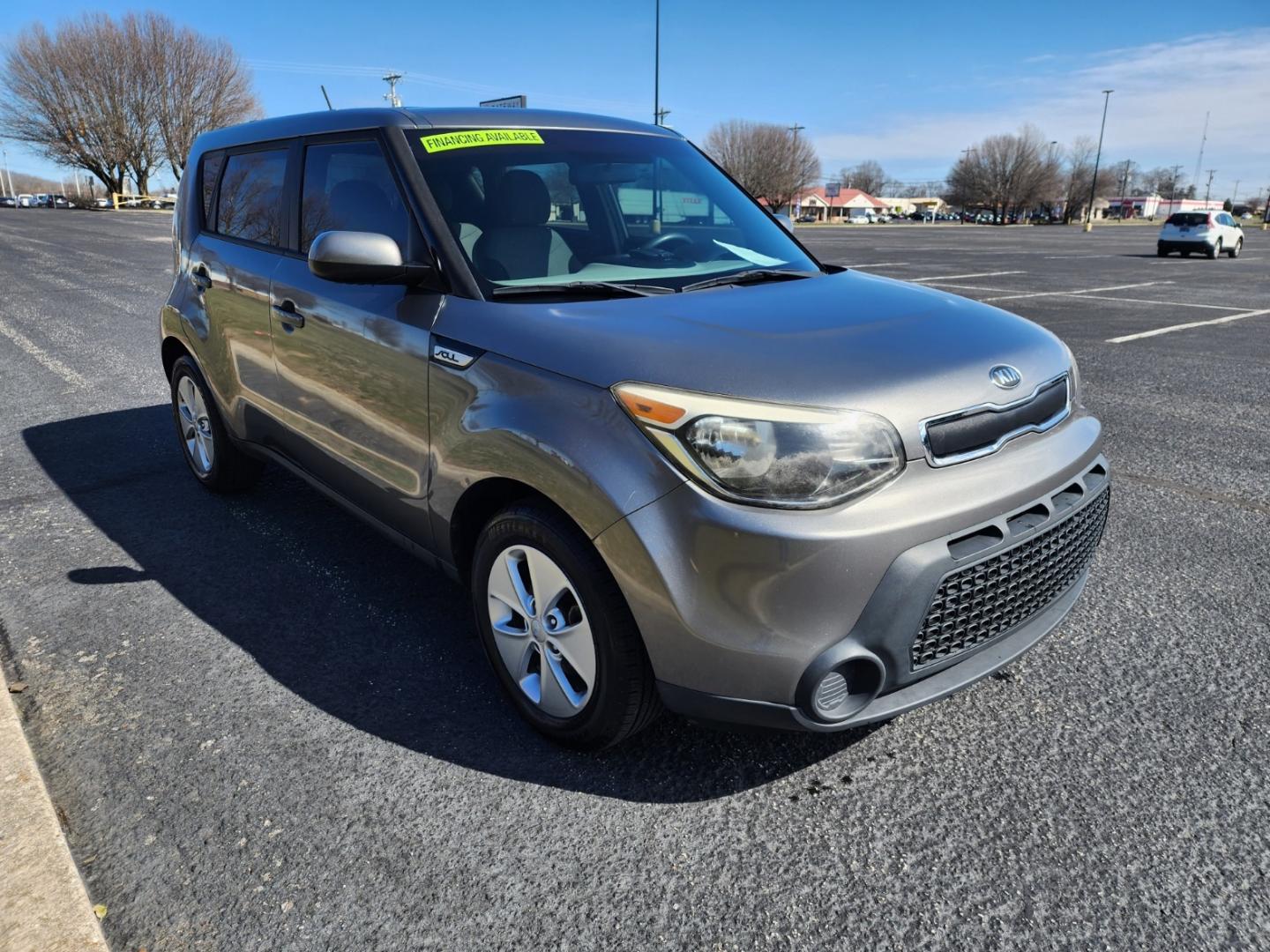 2016 Gray /Gray Kia Soul Base (KNDJN2A2XG7) with an 1.6 4cyl. engine, Automatic transmission, located at 1221 Madison St., Shelbyville, TN, 37160, (931) 680-9439, 0.000000, 0.000000 - Photo#1